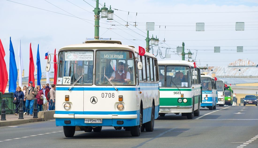 Für jede Ankunft individueller und Gruppen Transfer in St. Petersburg SERVICE und Transfer