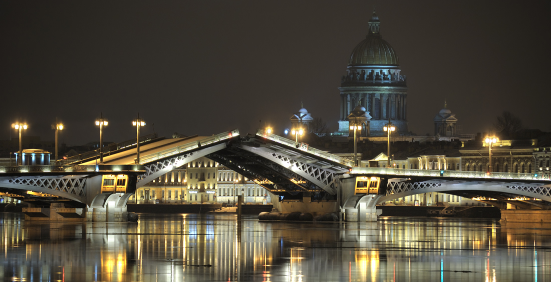 Ausflug "St. Petersburg bei Nacht"